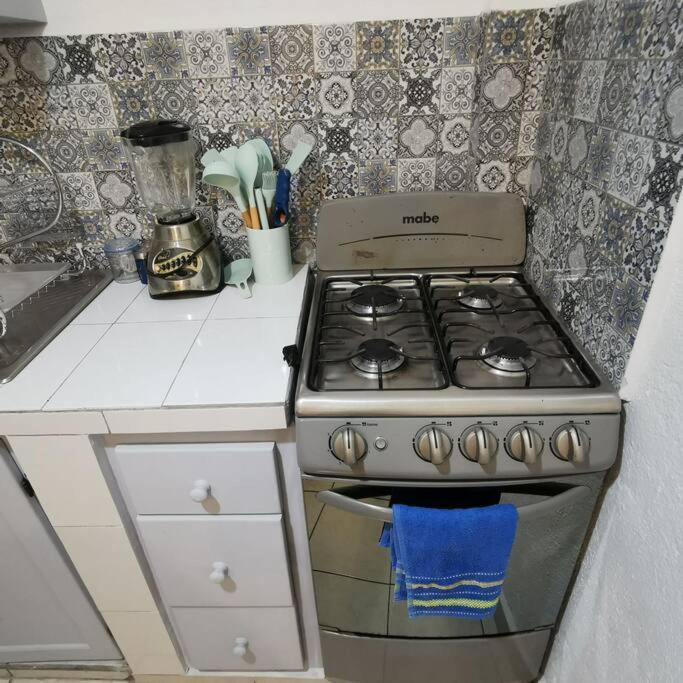 Comfy 2Bedroom Minutes From Downtown & Fast Wi-Fi Zihuatanejo Kültér fotó