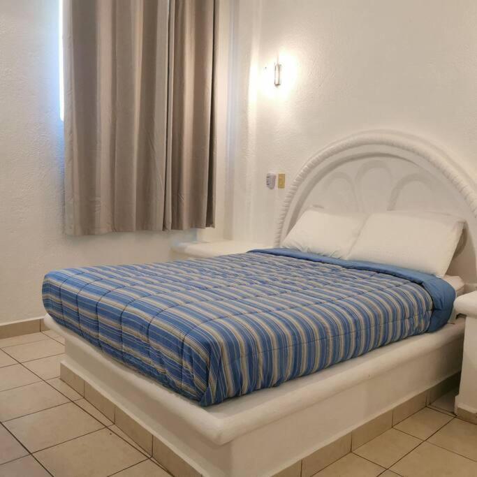 Comfy 2Bedroom Minutes From Downtown & Fast Wi-Fi Zihuatanejo Kültér fotó